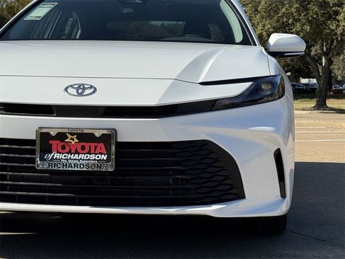 New 2026 Toyota Camry LE image 9