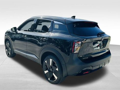 New 2026 Nissan Kicks SR FWD image 5