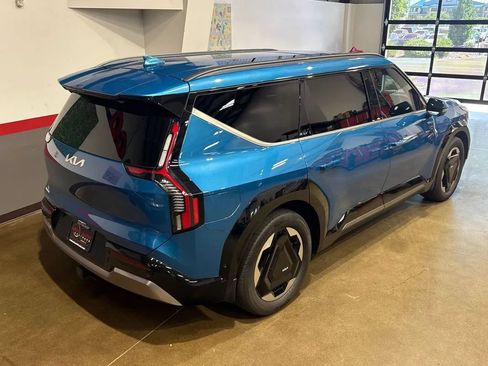 Used 2024 Kia EV9 Land w/ Towing Package AWD/4WD image 91