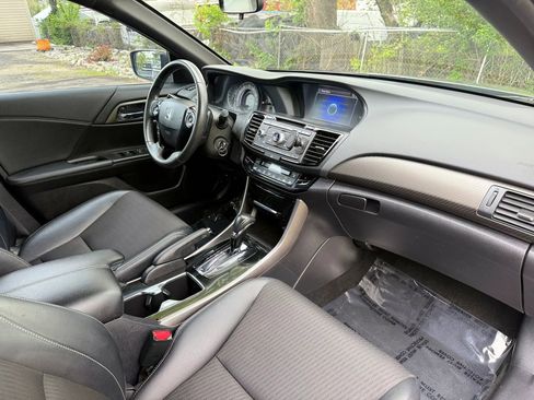 Used 2017 Honda Accord Sport image 34