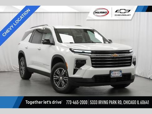 Used 2024 Chevrolet Traverse LT w/ Trailering Package FWD image 1