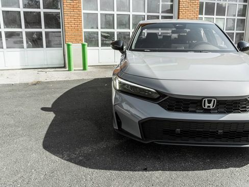 Used 2025 Honda Civic Sport image 29