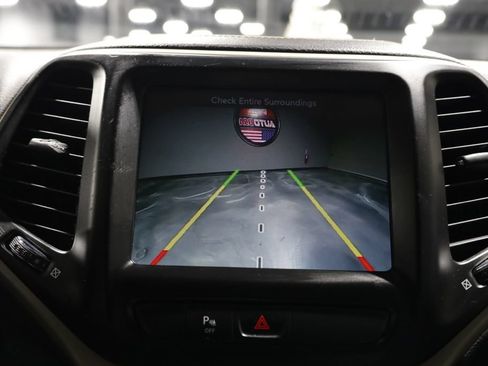 Used 2018 Jeep Cherokee Limited AWD/4WD image 44
