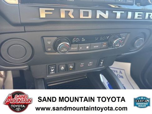Used 2025 Nissan Frontier SV w/ SV Convenience Package RWD image 18