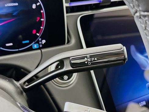 Used 2025 Mercedes-Benz E 350 4MATIC Sedan image 18