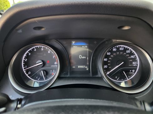 Used 2022 Toyota Camry SE FWD image 17