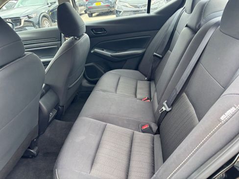 Used 2025 Nissan Altima 2.5 SV FWD image 24