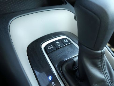 Used 2024 Toyota Corolla XLE FWD image 31