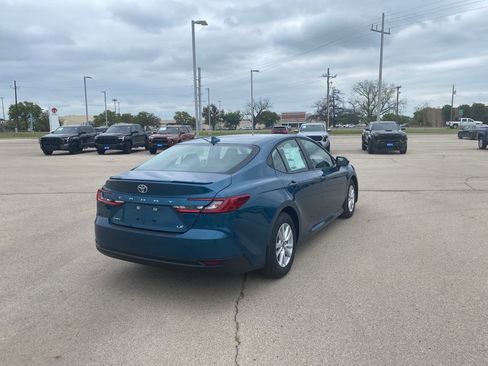Used 2026 Toyota Camry LE w/ Convenience Package FWD image 11