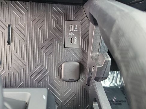 Used 2024 Toyota Tacoma TRD Off-Road image 22