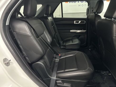Used 2022 Ford Explorer XLT w/ Equipment Group 202A image 37