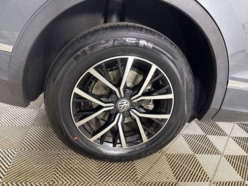 Used 2021 Volkswagen Tiguan SE image 31