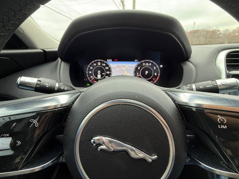 Used 2020 Jaguar XE S RWD image 23