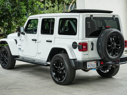 Used 2023 Jeep Wrangler Unlimited Sahara AWD/4WD image 4
