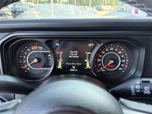 Used 2026 Jeep Wrangler Unlimited Rubicon AWD/4WD image 25
