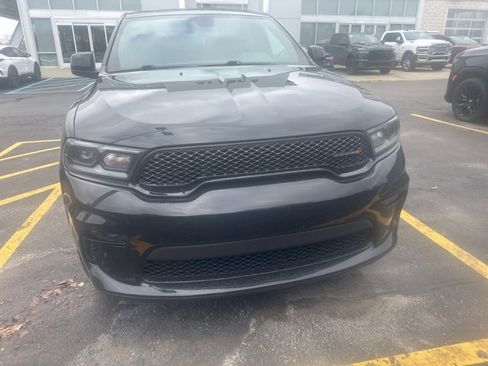 Used 2022 Dodge Durango SXT w/ Blacktop Package image 3