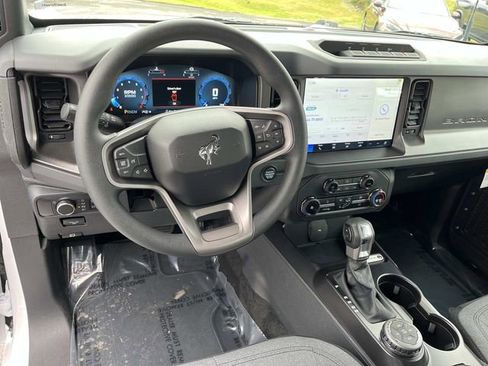 Used 2025 Ford Bronco 2-Door w/ Sasquatch Package AWD/4WD image 16
