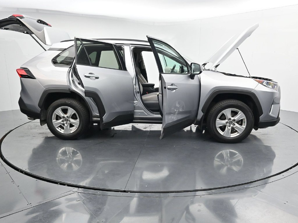 Used 2021 Toyota RAV4 XLE AWD/4WD image 45