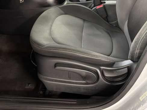 Used 2015 Kia Soul FWD image 14