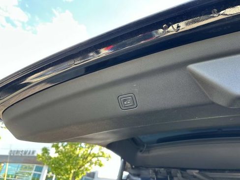 Used 2023 Chevrolet Tahoe LT w/ Luxury Package image 18