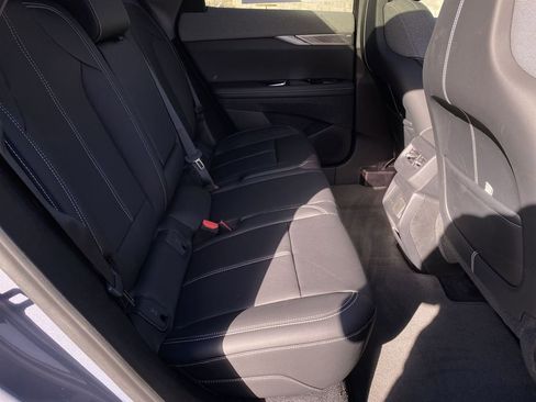 New 2026 Cadillac Optiq Luxury 1 image 40