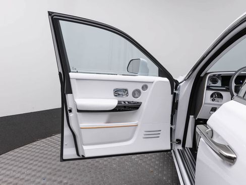 New 2027 Rolls-Royce Phantom Sedan RWD image 26