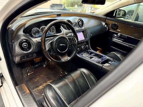 Used 2012 Jaguar XJ L Supercharged RWD image 4