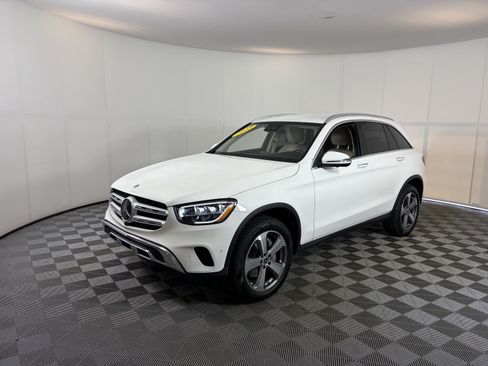 Certified 2022 Mercedes-Benz GLC 300 4MATIC image 2