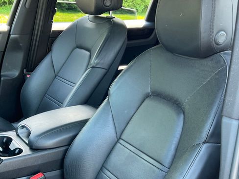Certified 2020 Porsche Cayenne AWD/4WD image 5