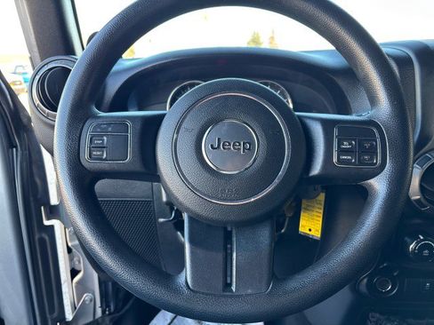 Used 2014 Jeep Wrangler Unlimited Sport image 12