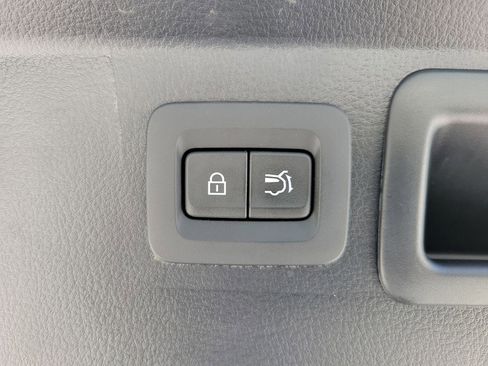 Used 2025 MAZDA CX-50 AWD 2.5 S w/ Premium Package image 9