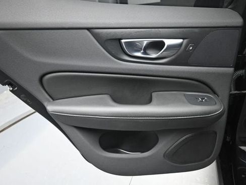Certified 2025 Volvo S60 B5 Plus AWD/4WD image 22