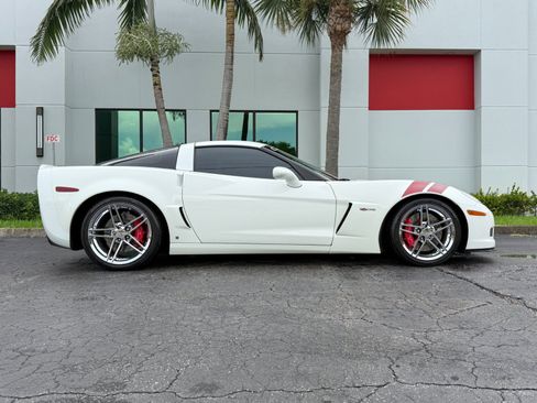Used 2007 Chevrolet Corvette Z06 w/ Preferred Equipment Group RWD image 2