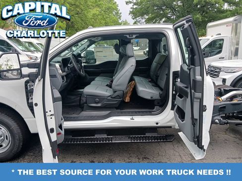 New 2026 Ford F250 XL w/ XL Chrome Package RWD image 25