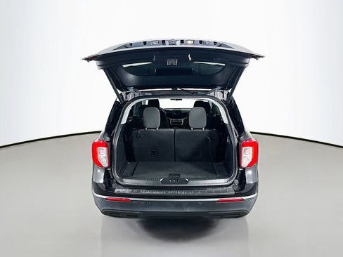 Used 2022 Ford Explorer XLT image 28