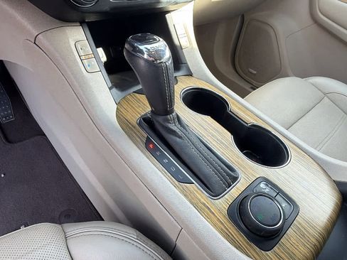 Used 2019 GMC Acadia Denali w/ Technology Package AWD/4WD image 13