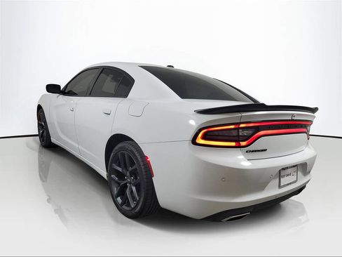 Used 2022 Dodge Charger SXT w/ Blacktop Package RWD image 4