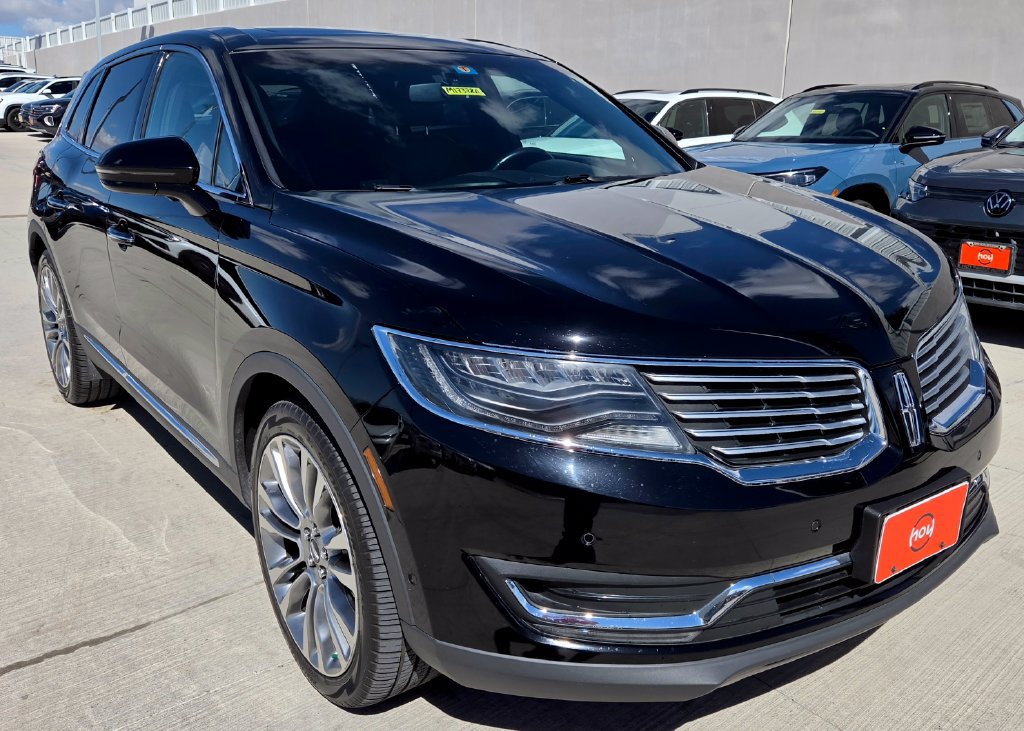 Used 2016 Lincoln MKX Reserve w/ Luxury Package FWD image 2