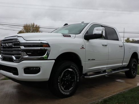 Used 2025 RAM 2500 Laramie image 8