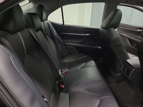 Used 2020 Toyota Camry XSE FWD image 21