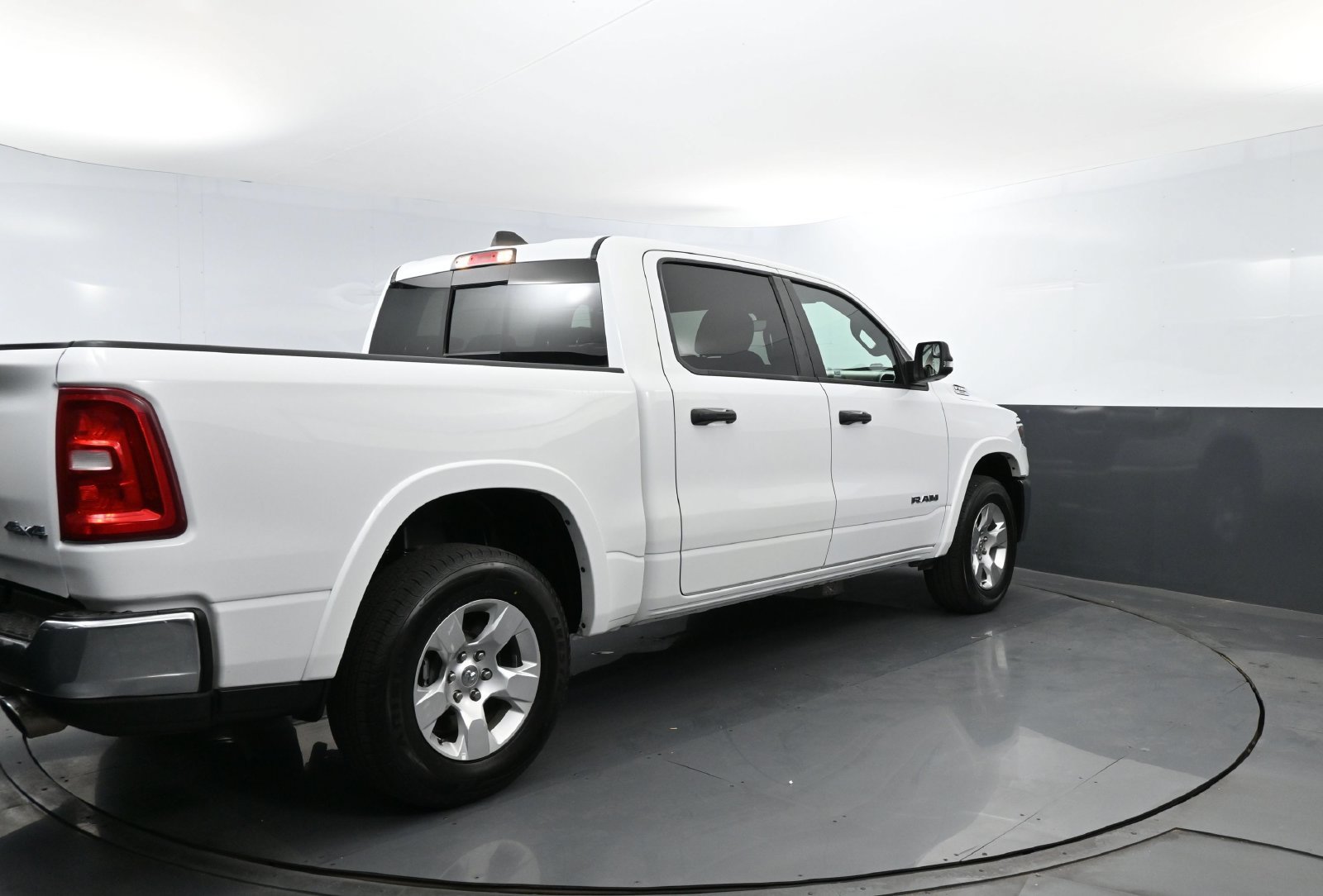 Used 2025 RAM 1500 Big Horn AWD/4WD image 19