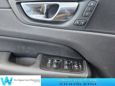 Used 2018 Volvo XC60 T6 R-Design w/ Convenience Package image 20