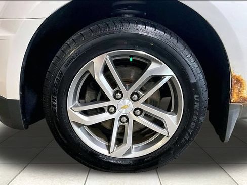 Used 2017 Chevrolet Equinox Premier w/ Enhanced Convenience Package AWD/4WD image 9