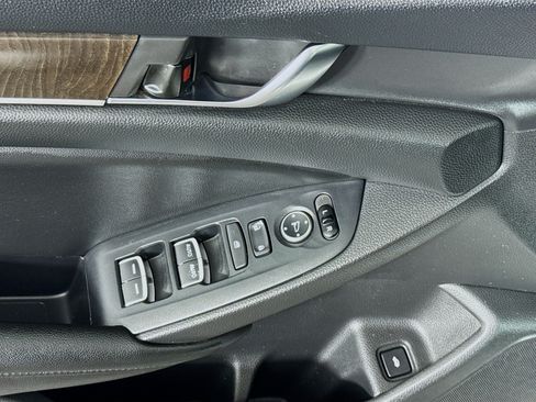 Used 2019 Honda Accord EX image 22