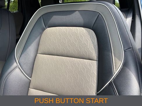 Used 2025 Chevrolet Equinox LT w/ Convenience Package II FWD image 6