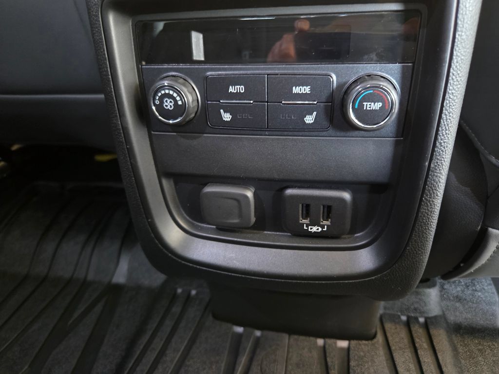 Used 2019 Buick Envision Essence FWD image 30