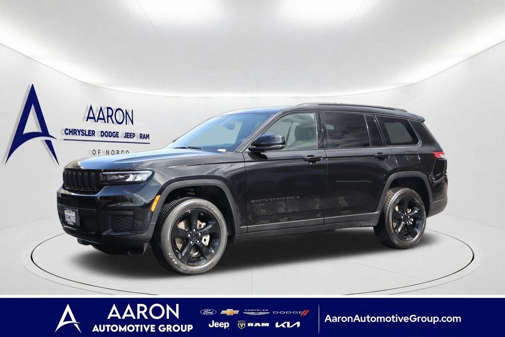 Used 2024 Jeep Grand Cherokee L Altitude RWD image 1