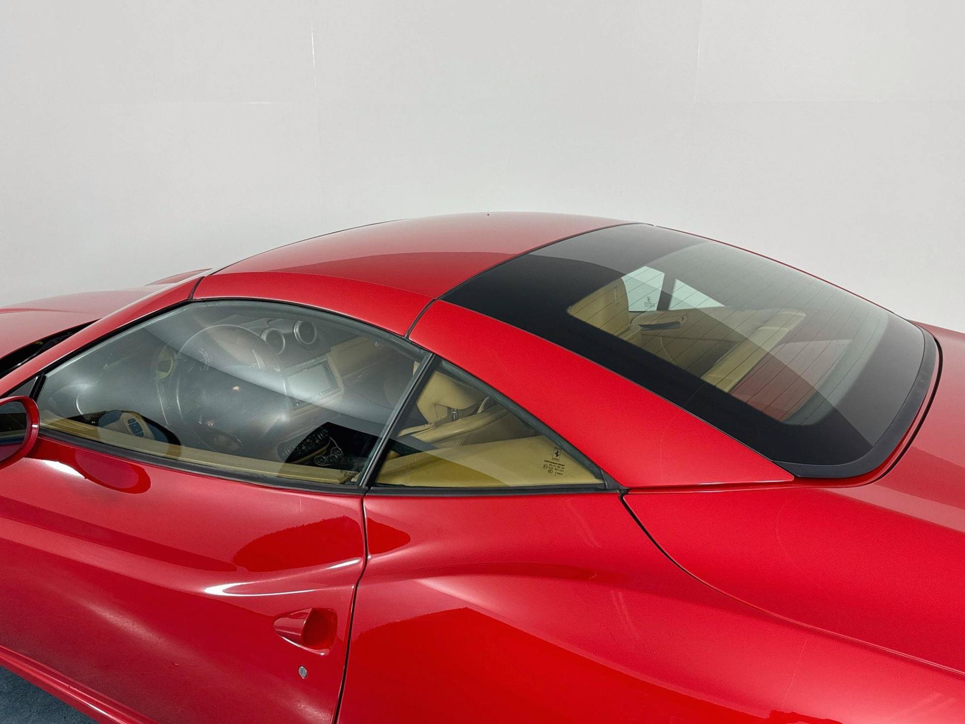 Used 2010 Ferrari California RWD image 47