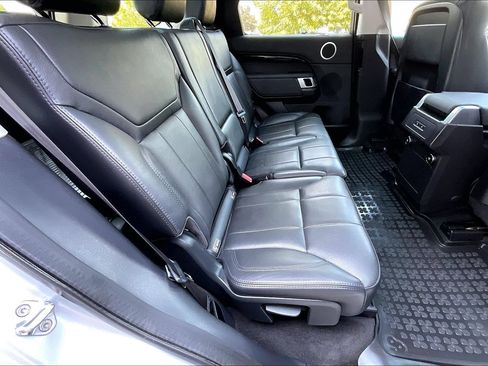 Used 2020 Land Rover Discovery SE AWD/4WD image 21