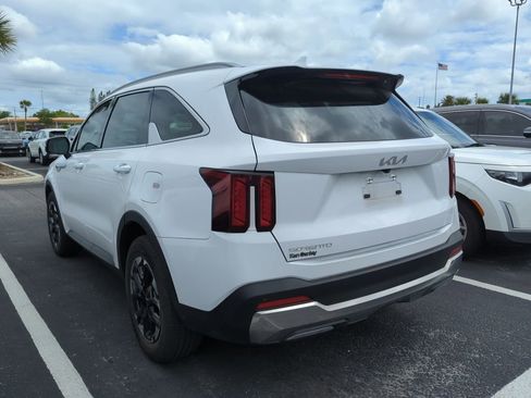 Certified 2025 Kia Sorento S w/ Panoramic Sunroof Package image 8